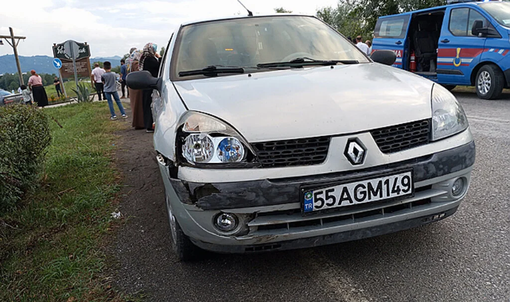 Samsun'da İki Otomobilin Çarpışması Sonucu 6 Kişi Yaralandı