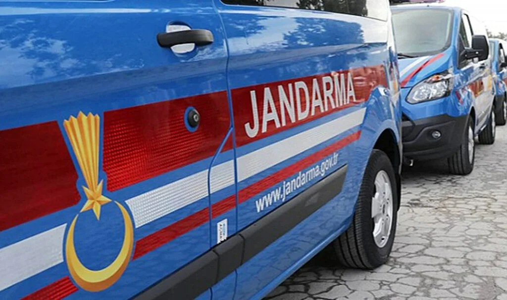 Samsun’da Jandarma 615 Aranan Şahsı Yakaladı