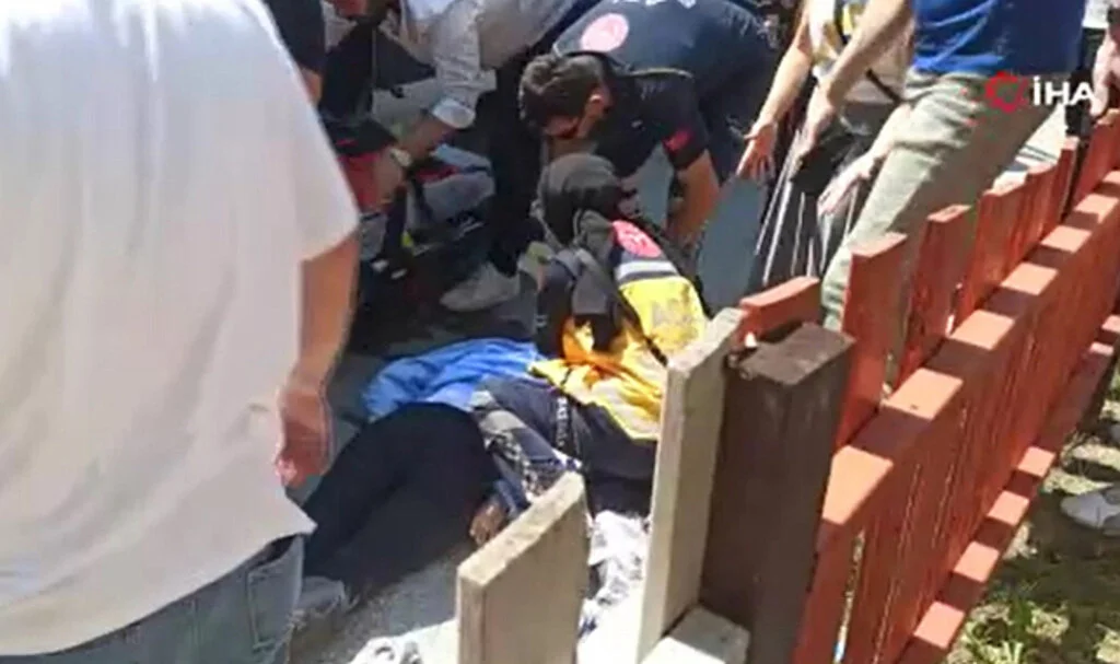 Samsun'da Motosiklet Yayaya Çarptı: 2 Yaralı
