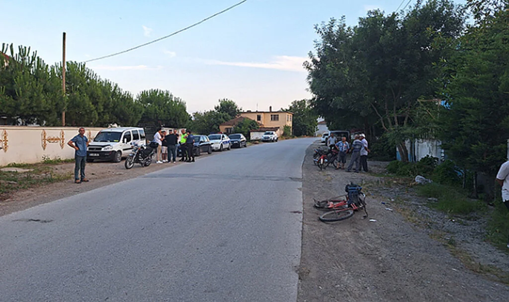 Samsun'da Motosikletin Çarptığı 81 Yaşındaki Bisiklet Sürücüsü Yaralandı