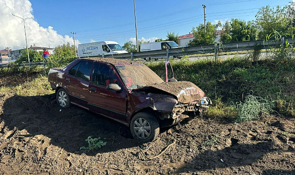 Samsun'da Otomobilin Şarampole Düştüğü Kazada 2 Kişi Yaralandı