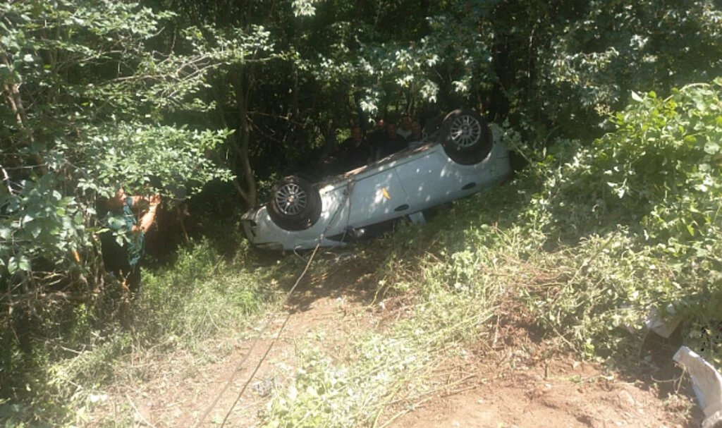 Samsun'da şarampole devrilen otomobilin sürücüsü yaralandı