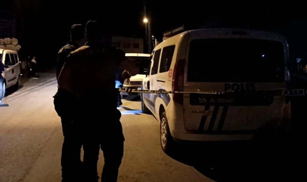 Samsun'da Sevdiği Kızla Gördüğü Genci Silahla Ağır Yaraladı
