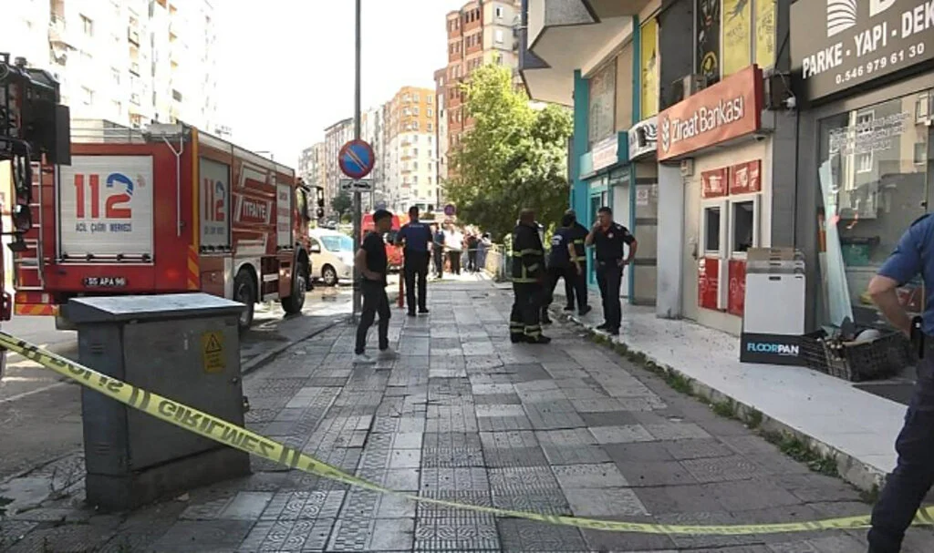 Samsun'da Sigara Koltuğu Yaktı: 1'i Polis 2 Kişi Dumandan Etkilendi