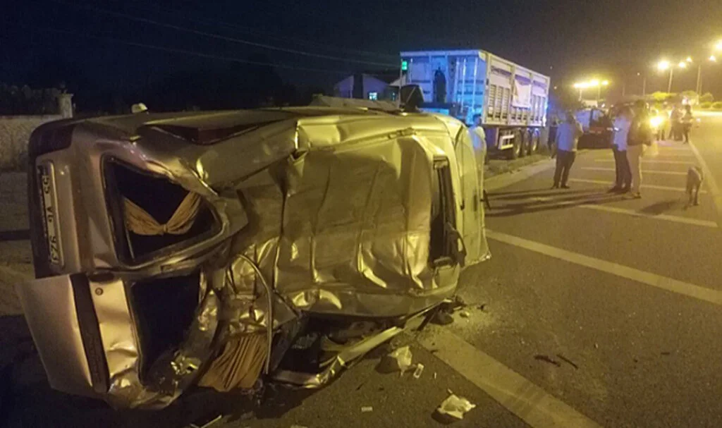 Samsun'da Takla Atan Araç Otomobile Çarptı, 4 Kişi Yaralandı