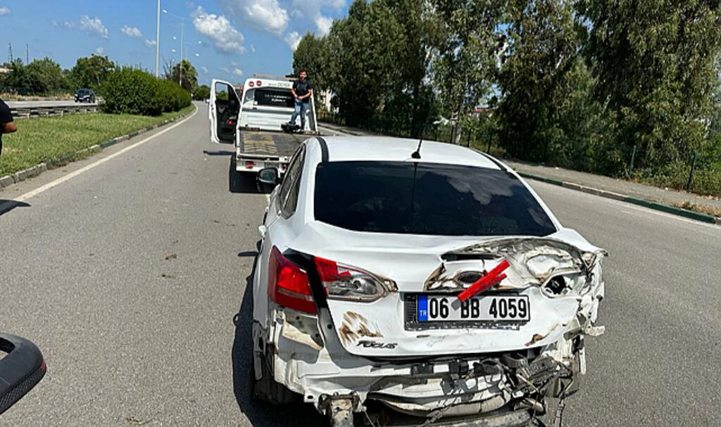 Samsun'da Tırın Çarptığı Otomobildeki Biri Bebek 2 Kişi Yaralandı