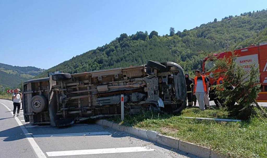 Samsun'daki Minibüs Kazasında Yaralı Sayısı 9 Oldu