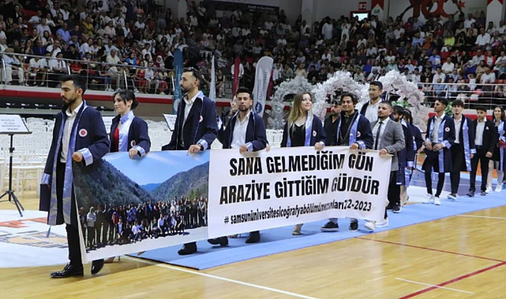 Samsun Üniversitesi’den 352 Öğrencinin Mezuniyet Heyecanı