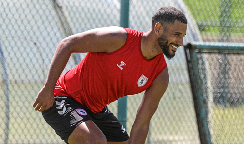 Samsunspor'lu Bennasser'den "tahmin et kim döndü?" paylaşımı