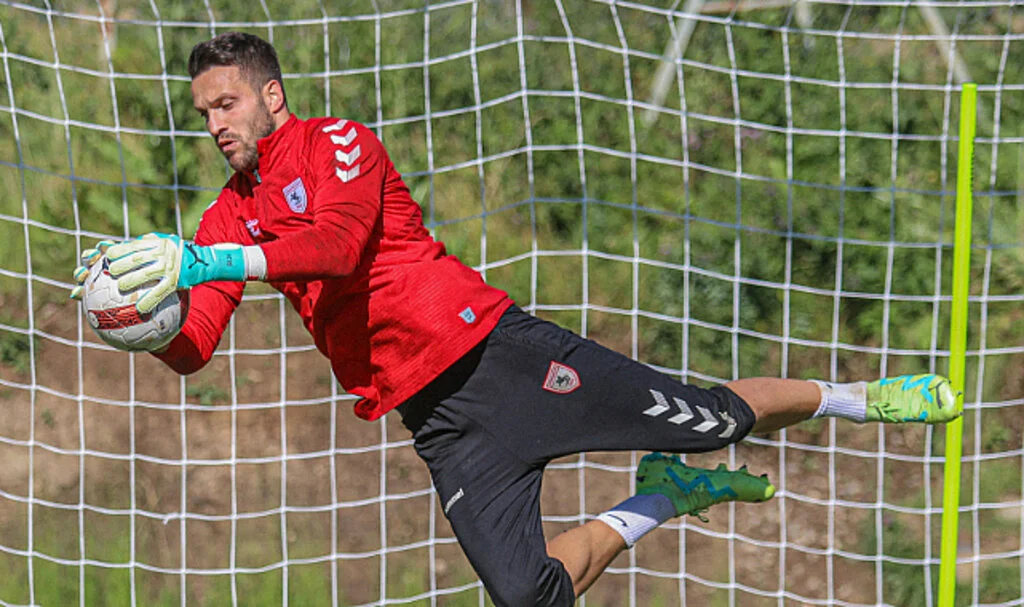 Samsunspor'un kalesinde sıkı rekabet