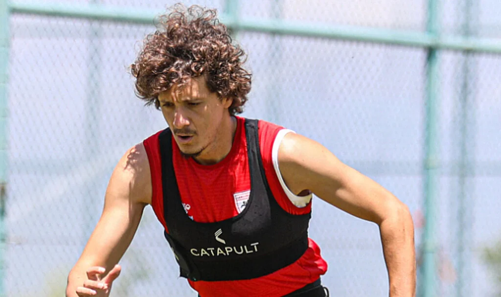 Samsunspor'un kaptanı Osman Çelik sıkı çalışıyor