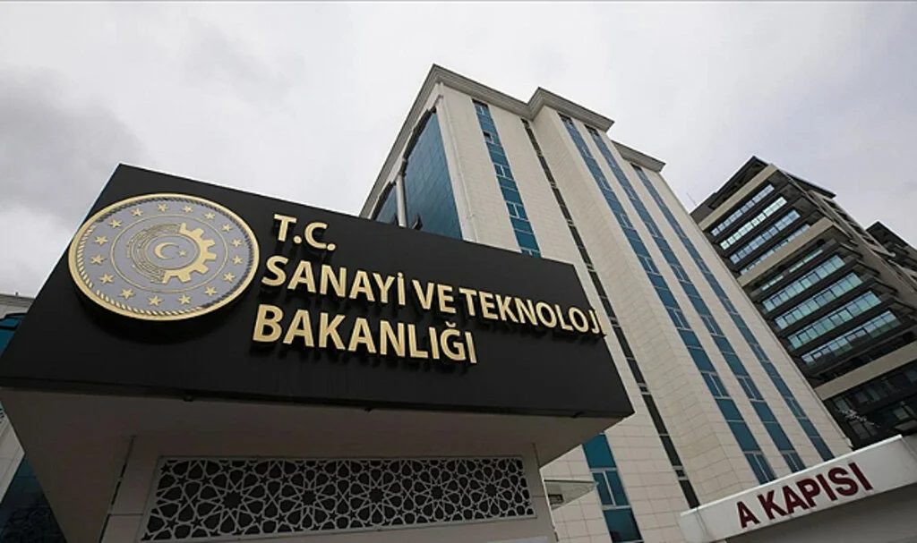 Sanayi ve Teknoloji Bakanlığı Üniversite Tercihi Yapacak Gençler İçin "Rehber" Hazırladı