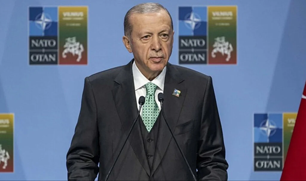 Son Dakika: Cumhurbaşkanı Erdoğan: Terörle Amansız ve Amasız Mücadele Kırmızı Çizgimiz. NATO'daki Tüm Müttefiklerimizden de Açık Destek Bekliyoruz