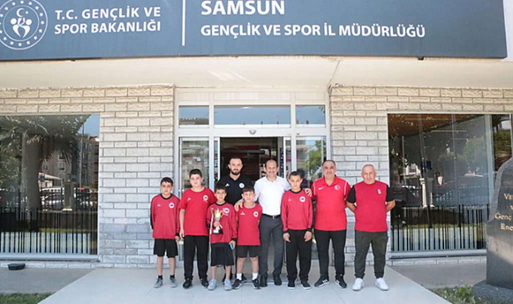 Sporcular Başarılarını Dereci ile Paylaştı