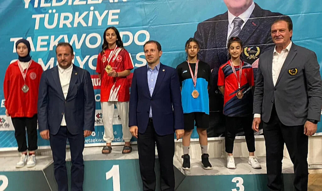 Taekwondocular Denizli'yi salladı
