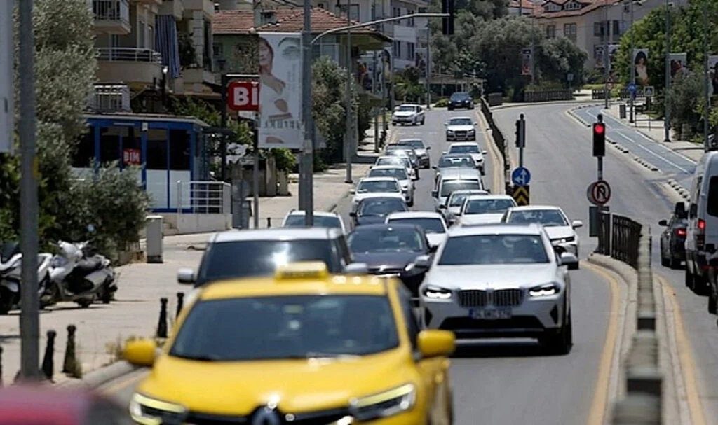 Tatilciler dönüş yolunda yoğunluk oluşturdu