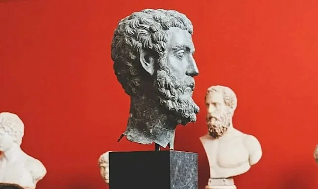 Türkiye ve Danimarka Arasında ‘Başsız Heykel’ Krizi