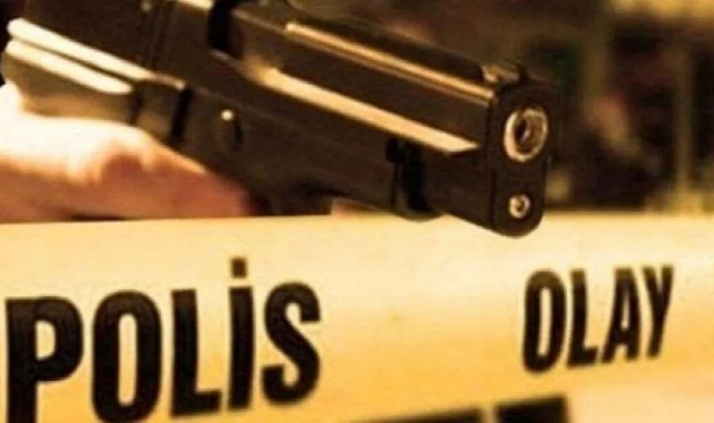 Uykudan uyandırılan genç, evinin kapısında öldürüldü