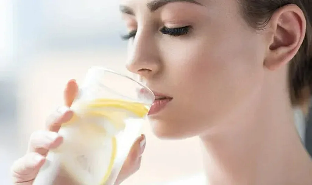 Uzmanlar Tepkili: Sıcak Su ve Limon Miti Çürütüldü