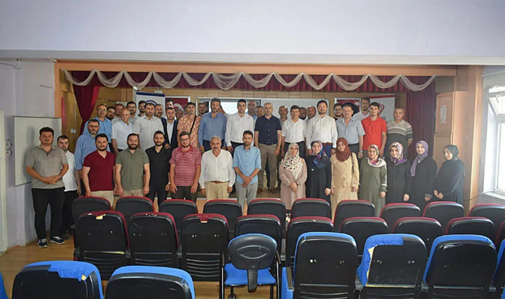 Yakakent'te Din Görevlilerine Yönelik "Etkili Din Eğitimi Semineri" Düzenlendi