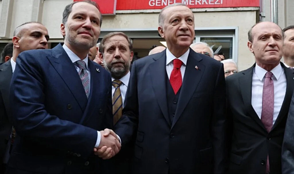 Yeniden Refah Partisi'nde Vergi Düzenlemeleriyle İlgili İstifa Depremi