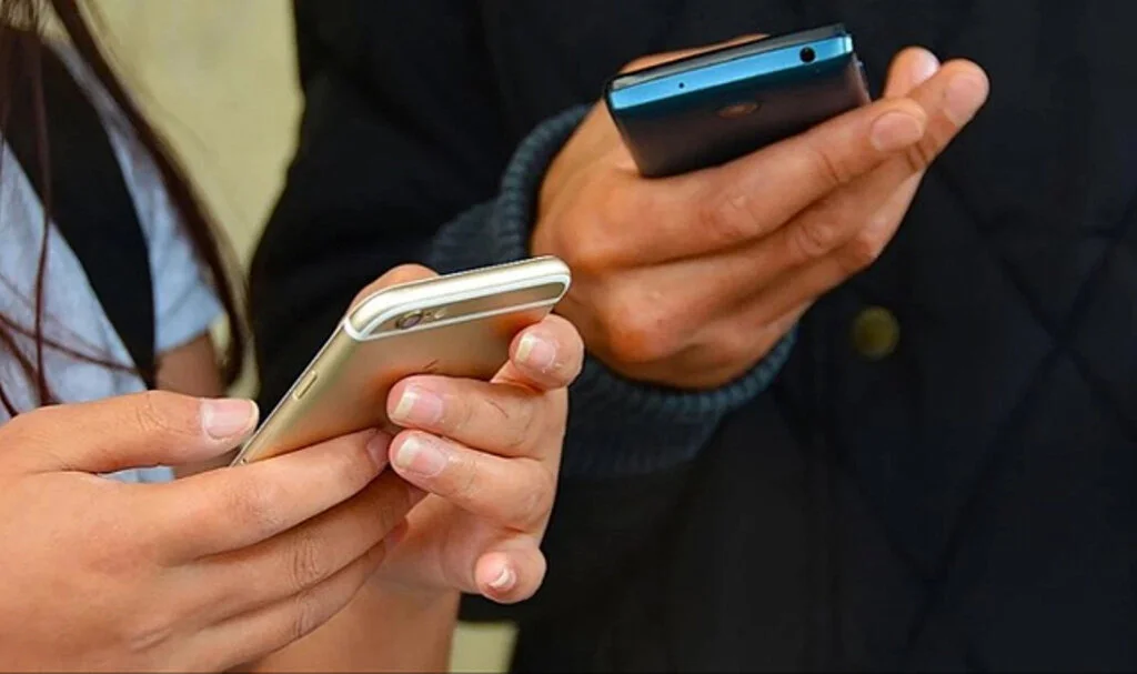 Yurt Dışından Getirilen Telefonların İzin Bedeli Arttı, Vatandaşlar Servis Sorunu Yaşıyor