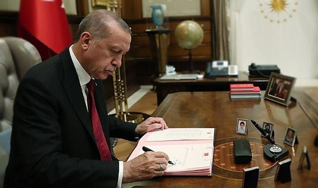 20 üniversiteye yeni rektörler atandı
