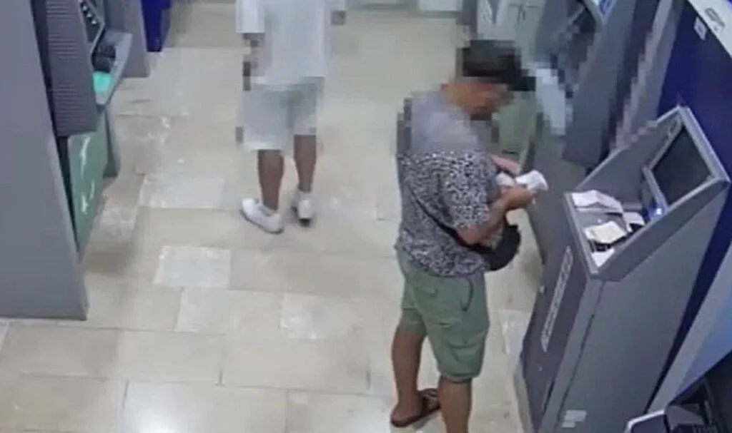 ATM’deki Aralıksız Para Çekimi Çeteyi Ele Verdi