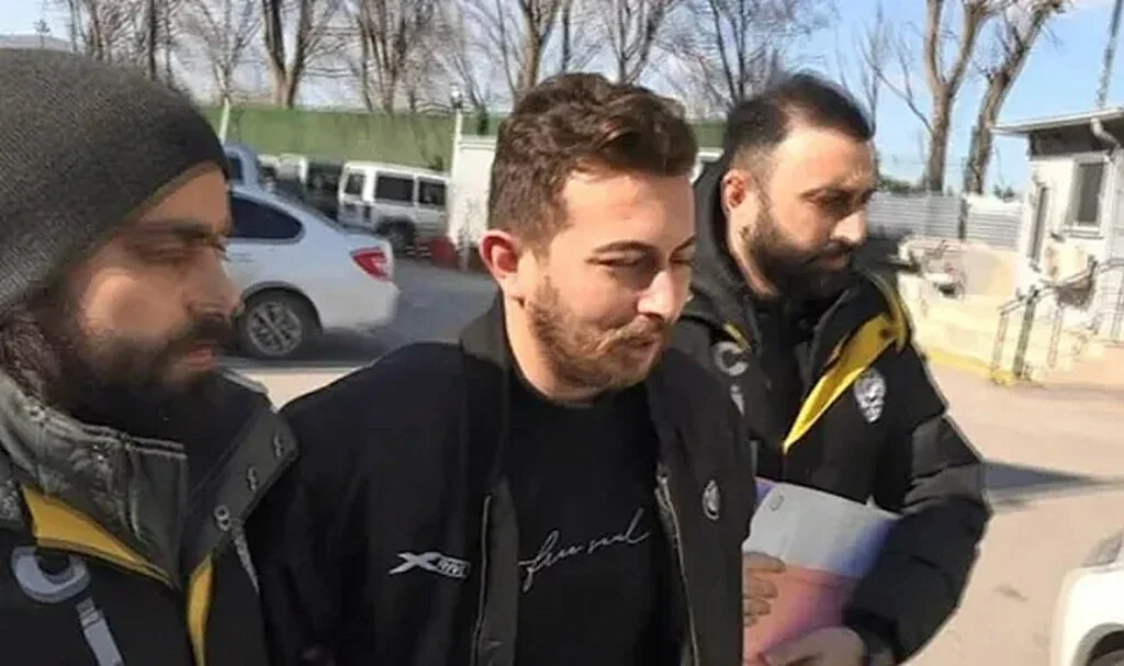 Baba Katili Hakan Sevgilisine Altın Almış