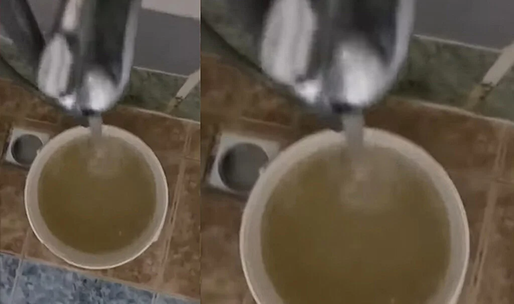 Bafra Çetinkaya'da Su Siyah Akıyor 
