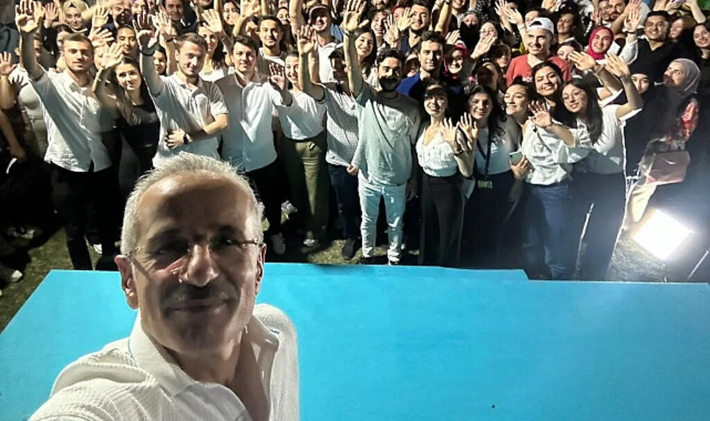 Bakan Uraloğlu'na Flaş Soru SAMÜ'lü Öğrenciden 