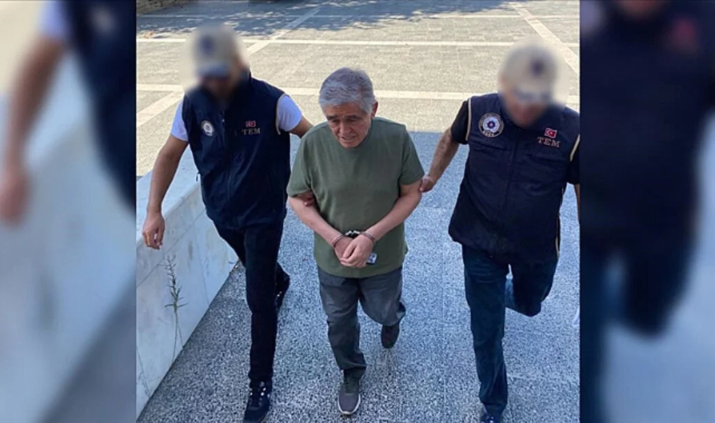 Bakan Yerlikaya, turuncu kategoride aranan FETÖ'cü Çetinkaya'nın yakalandığını açıkladı
