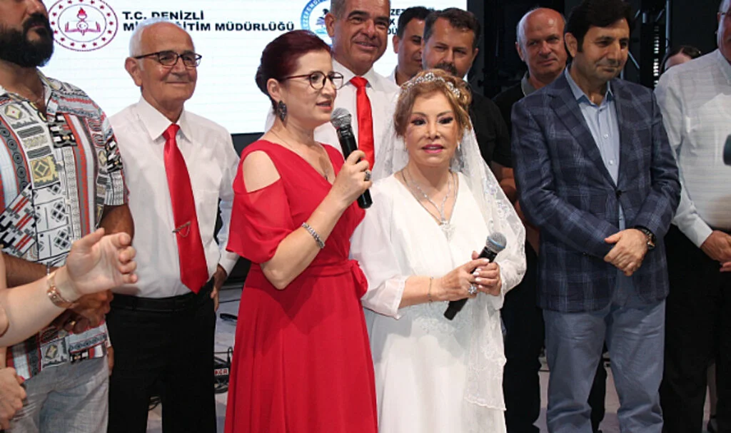 Bedia Akartürk Samsun'da estetik ameliyatı oldu 