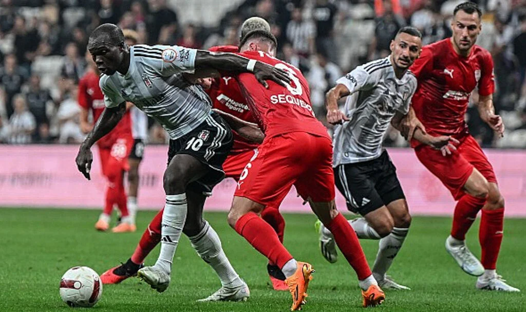 Beşiktaş uzatmada yıkıldı