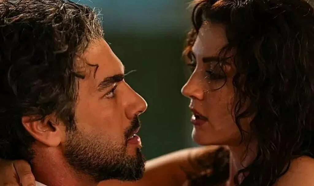 Burcu Özberk ve Şükrü Özyıldız'ın O Sahneleri Olay Oldu! "Bu Sahne Ateş"