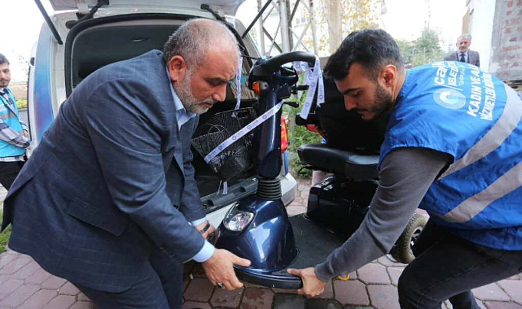 Canik Belediye Başkanı Sandıkçı 'Vatandaşlarımızın Daima Yanındayız'