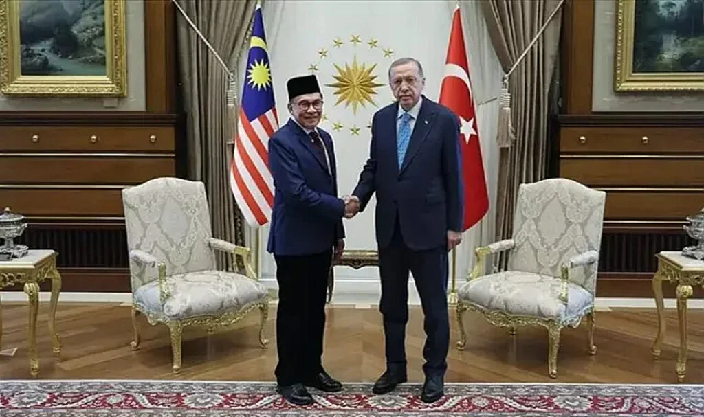 Cumhurbaşkanı Erdoğan'dan Malezya Başbakanı Enver İbrahim ile Kritik Görüşme!