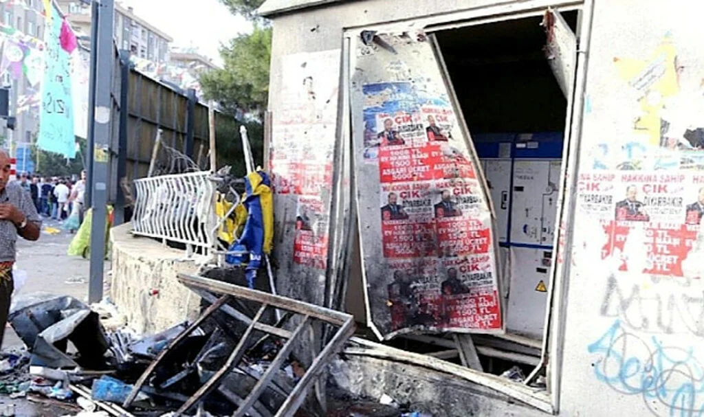 Diyarbakır’daki IŞİD Saldırısında Mahkemeden ‘HDP’ Kararı