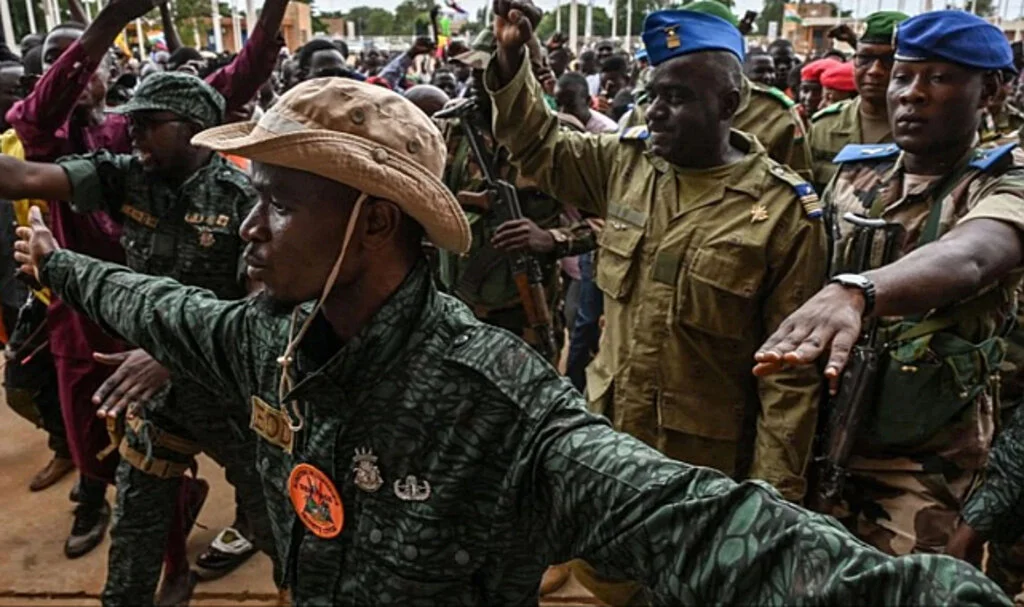 ECOWAS, Nijer'e Yönelik Askeri Müdahale Kararını Onayladı
