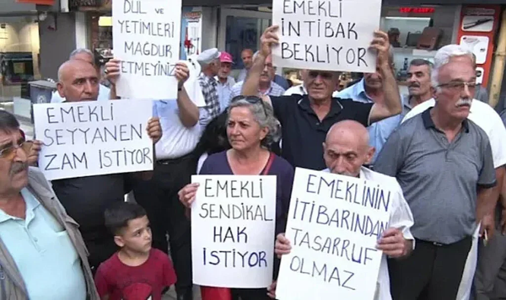 Emeklilerin Seyyanen Zam Talebi Büyüyor