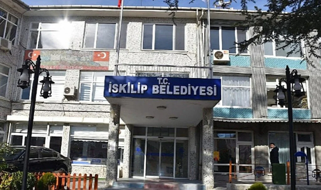 Erdoğan ‘Mülakat Kalkacak’ Dedi, MHP’li Belediye Dinlemedi
