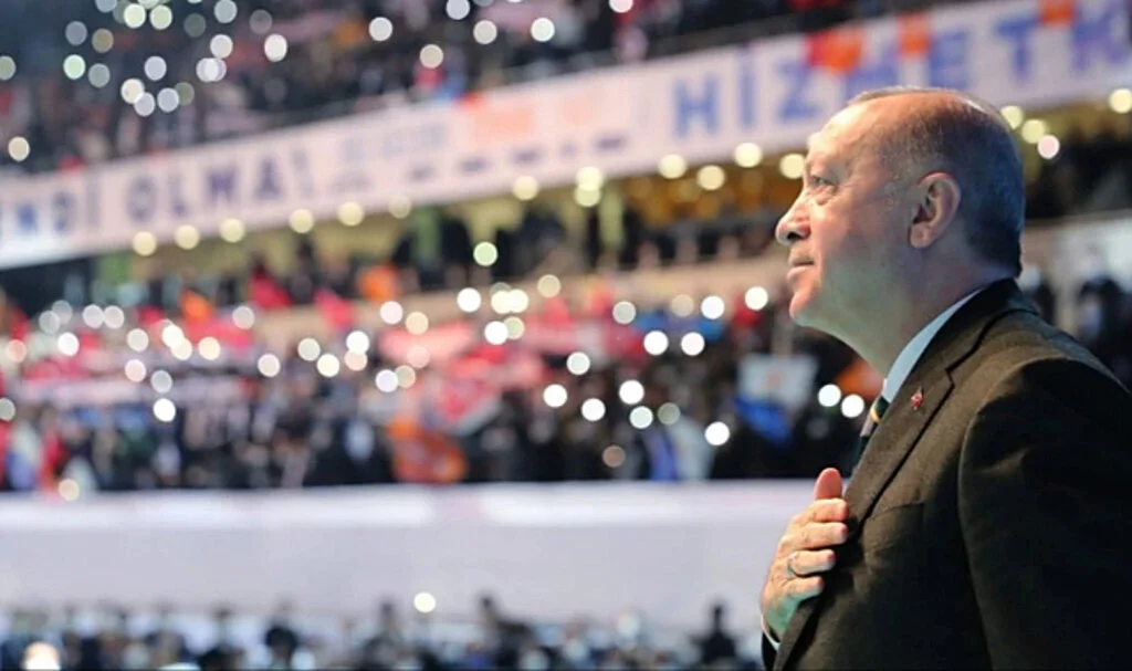 Erdoğan Yeni A Takımını Belirlemek İçin Düğmeye Bastı! AK Parti'de Olağanüstü Kongre 7 Ekim'de