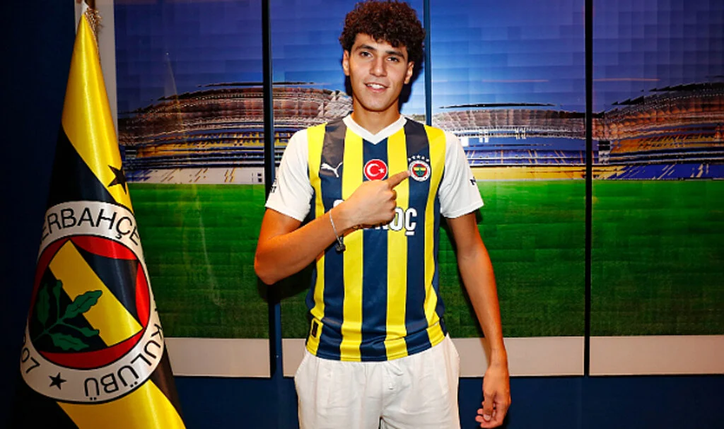 Fenerbahçe, Omar Fayed'in lisansını çıkarttı