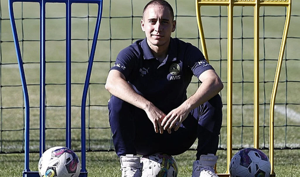 Fenerbahçe'ye Emre Mor'dan kötü haber