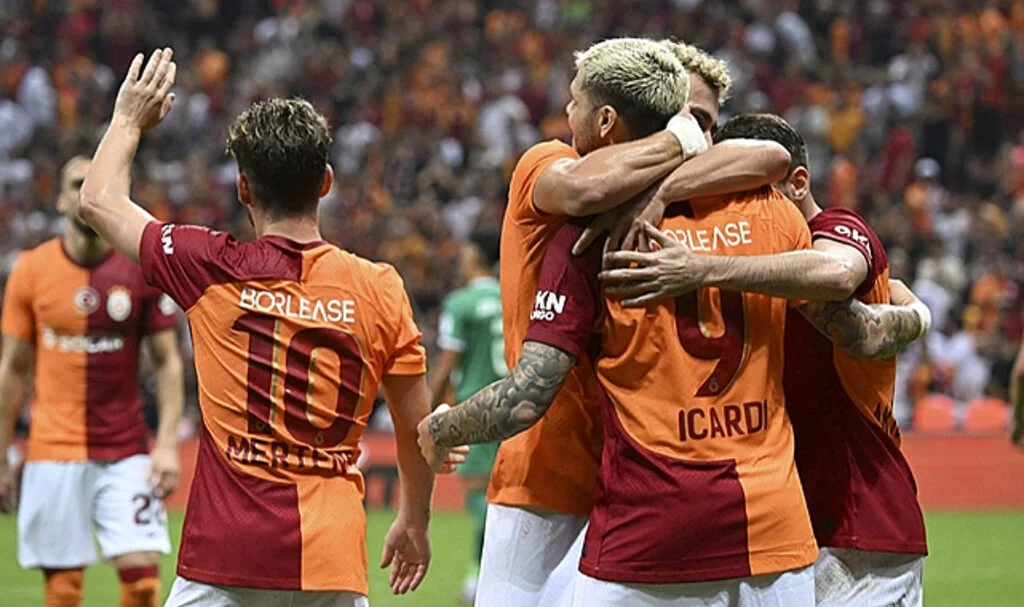 Galatasaray'ın Molde maçı kamp kadrosu açıklandı! Merakla beklenen o isim kadroda...