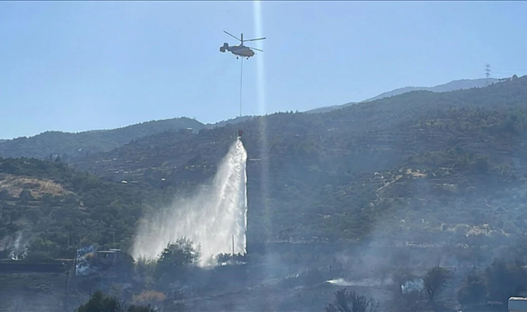 Hatay'da Zeytinlik ve Ormanlık Alanda Çıkan Yangın Kontrol Altına Alındı