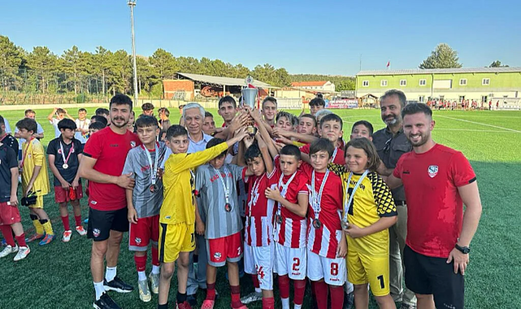 Hitit Cup Şampiyonu Samsun Kadıköyspor