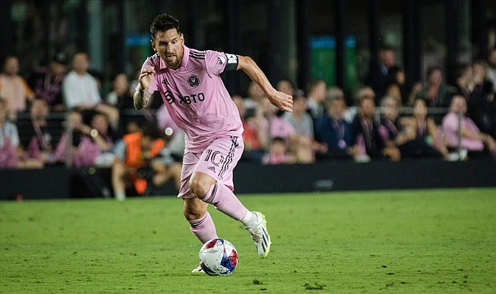 Inter Miami, Messi'nin iki gol attığı maçta çeyrek finale yükseldi