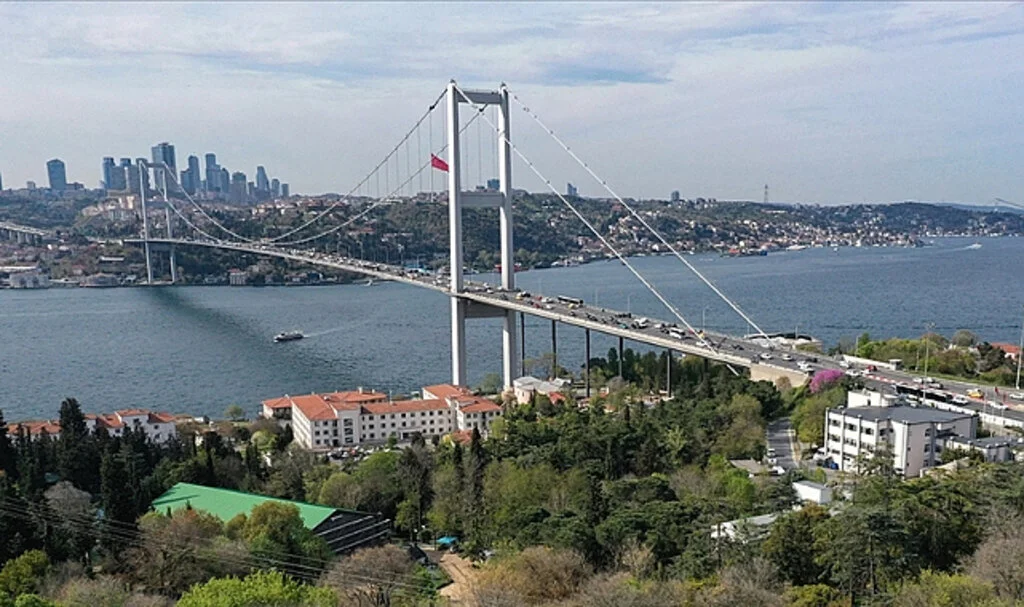 İstanbul Boğazı'nda gemi trafiği çift yönlü askıya alındı