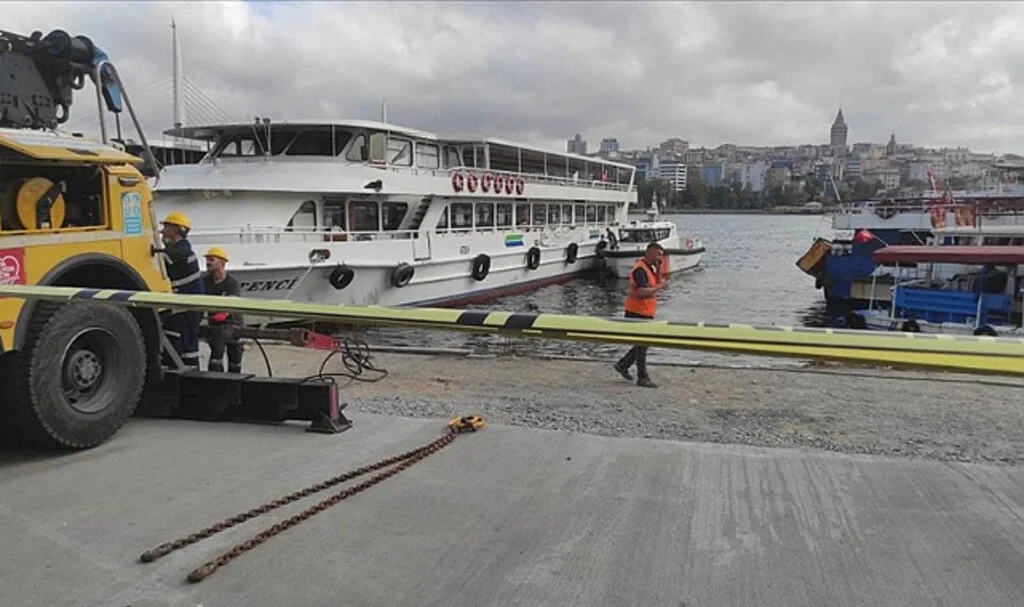İstanbul'da İETT otobüsü denize düştü